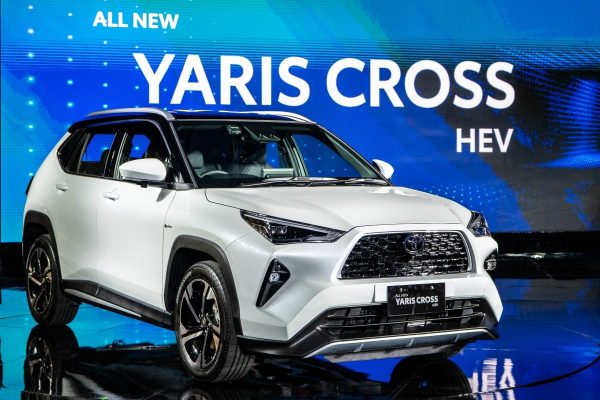 NEW YARIS CROSS